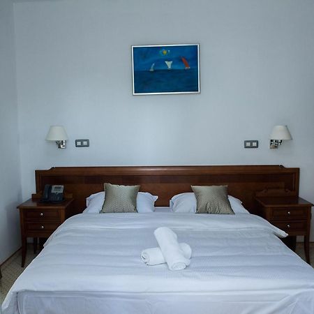 Hotel Hum يوبوسكي المظهر الخارجي الصورة