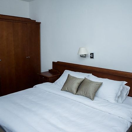 Hotel Hum يوبوسكي المظهر الخارجي الصورة