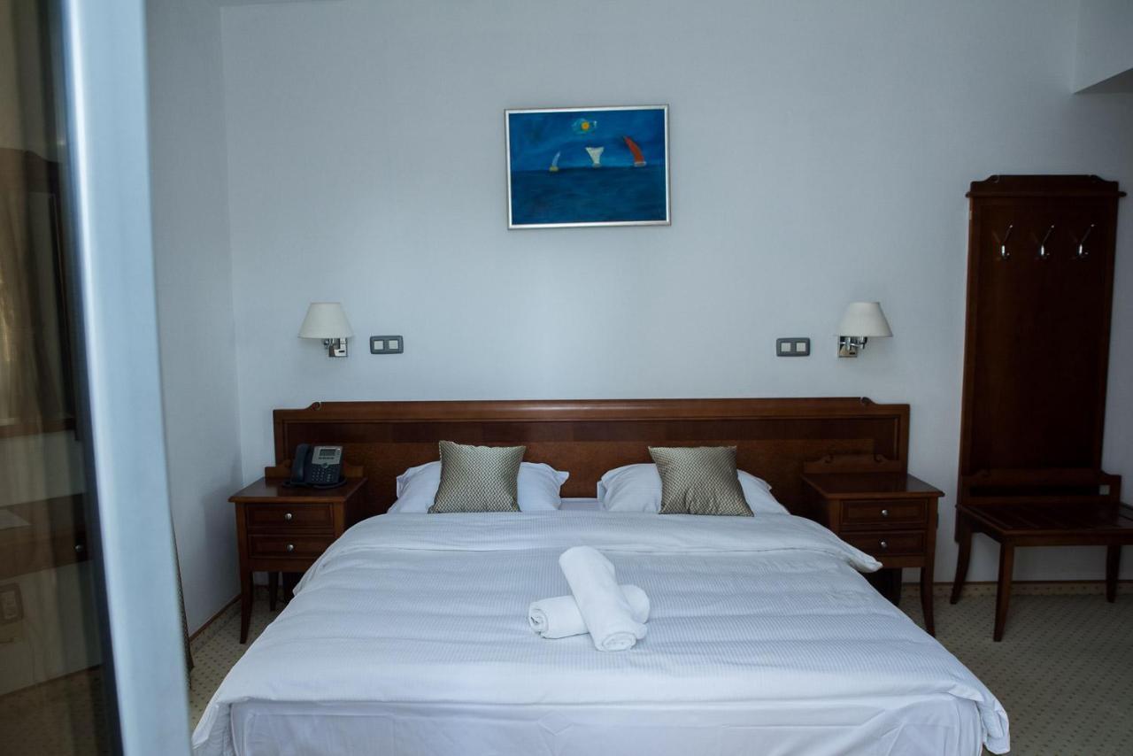 Hotel Hum يوبوسكي المظهر الخارجي الصورة