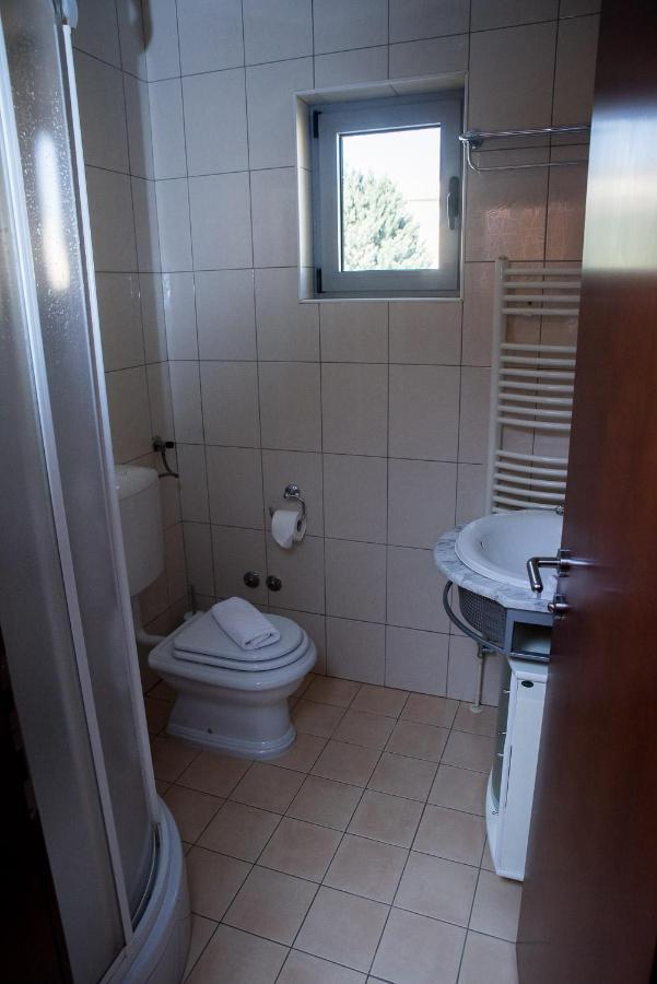 Hotel Hum يوبوسكي المظهر الخارجي الصورة