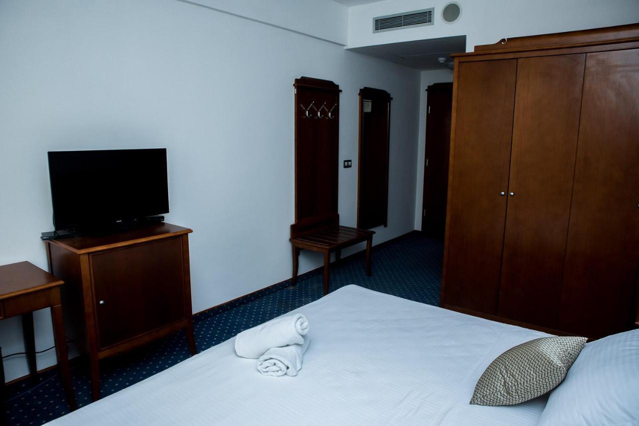 Hotel Hum يوبوسكي المظهر الخارجي الصورة