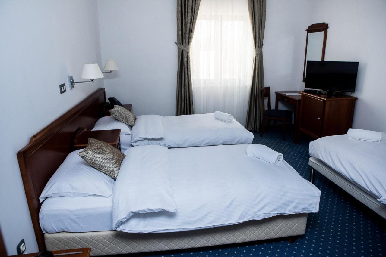 Hotel Hum يوبوسكي المظهر الخارجي الصورة