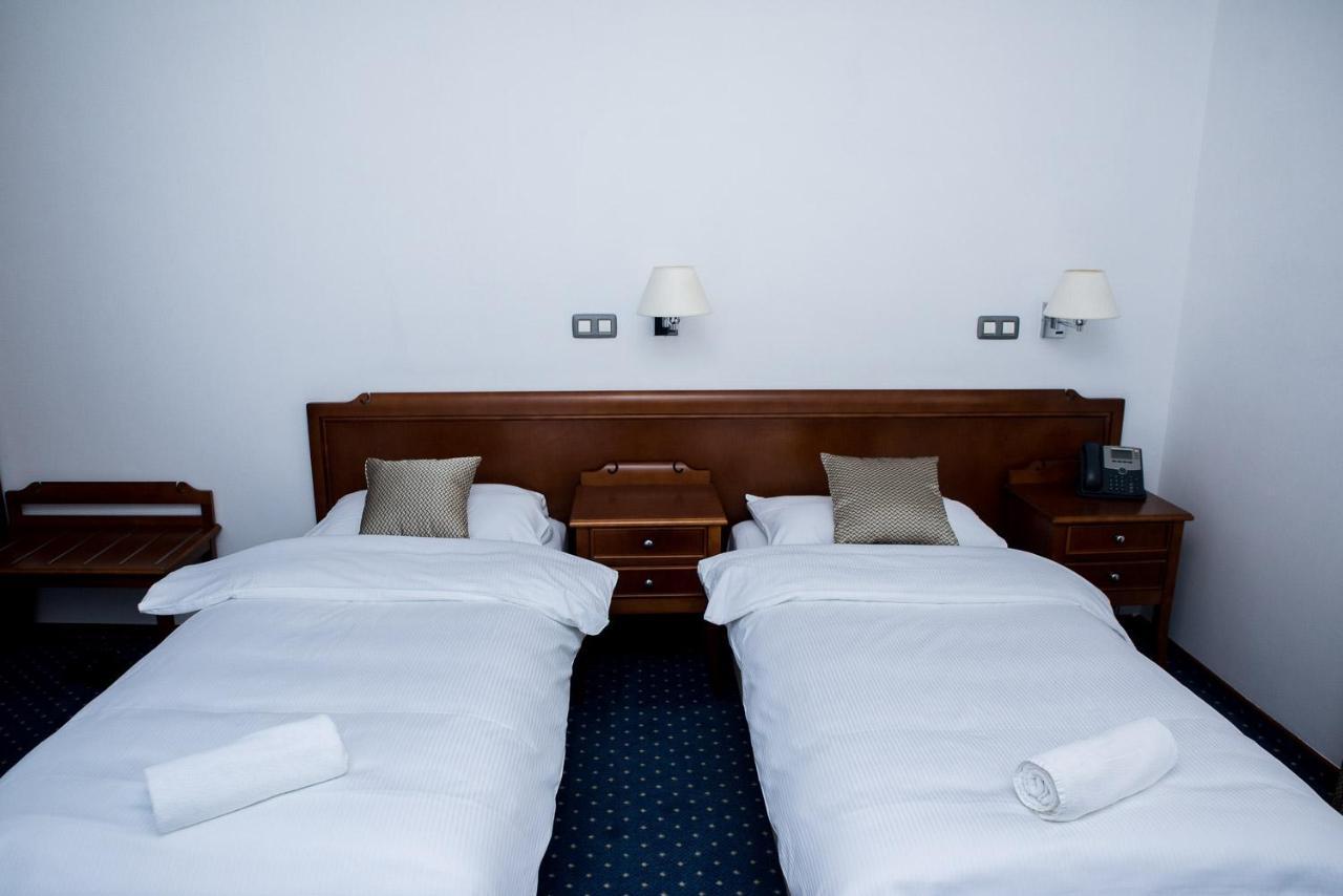 Hotel Hum يوبوسكي المظهر الخارجي الصورة