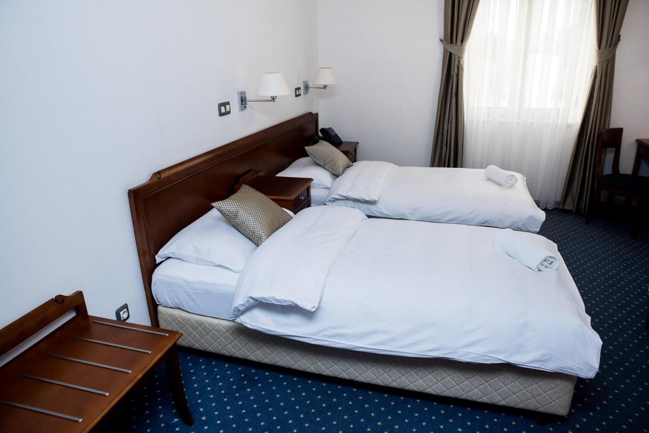 Hotel Hum يوبوسكي المظهر الخارجي الصورة