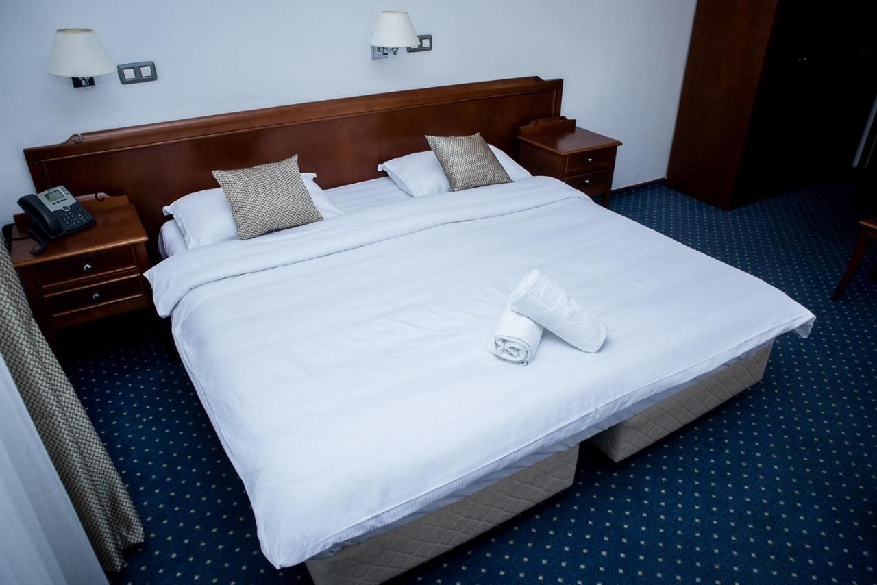 Hotel Hum يوبوسكي المظهر الخارجي الصورة