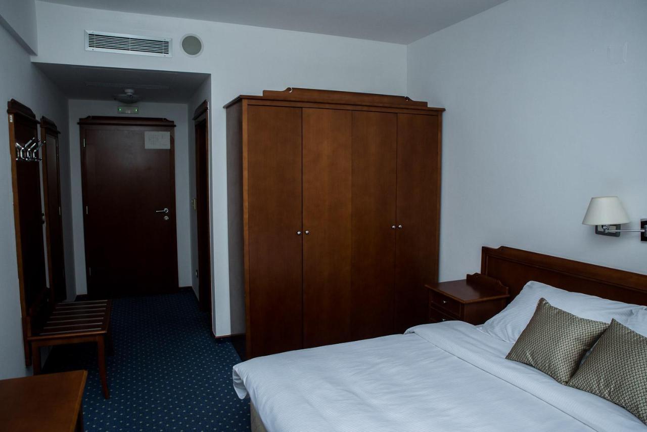 Hotel Hum يوبوسكي المظهر الخارجي الصورة