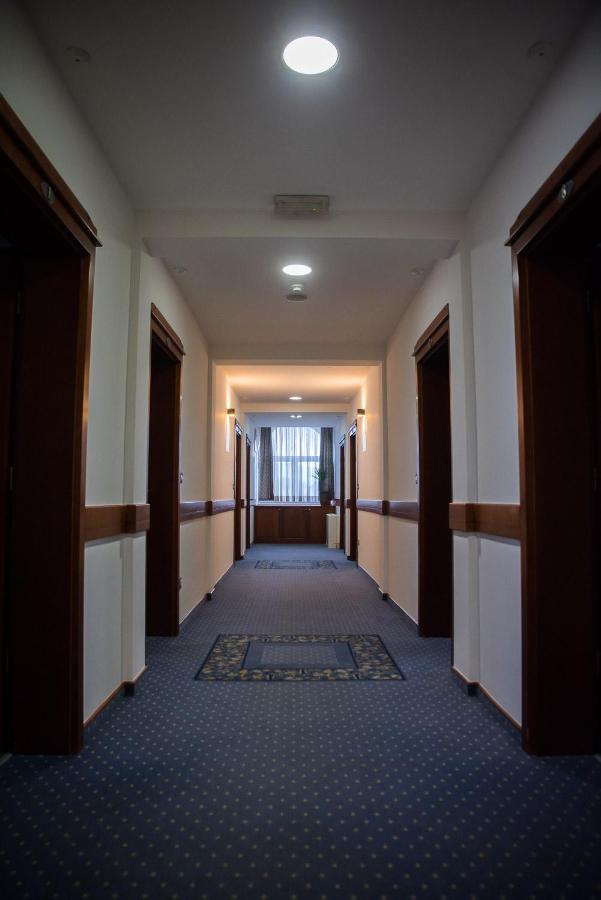 Hotel Hum يوبوسكي المظهر الخارجي الصورة