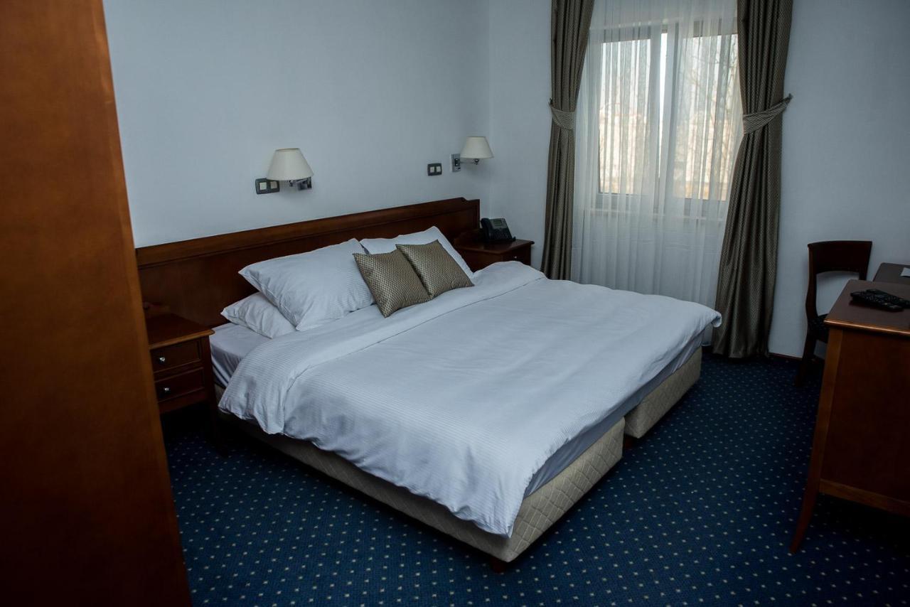 Hotel Hum يوبوسكي المظهر الخارجي الصورة