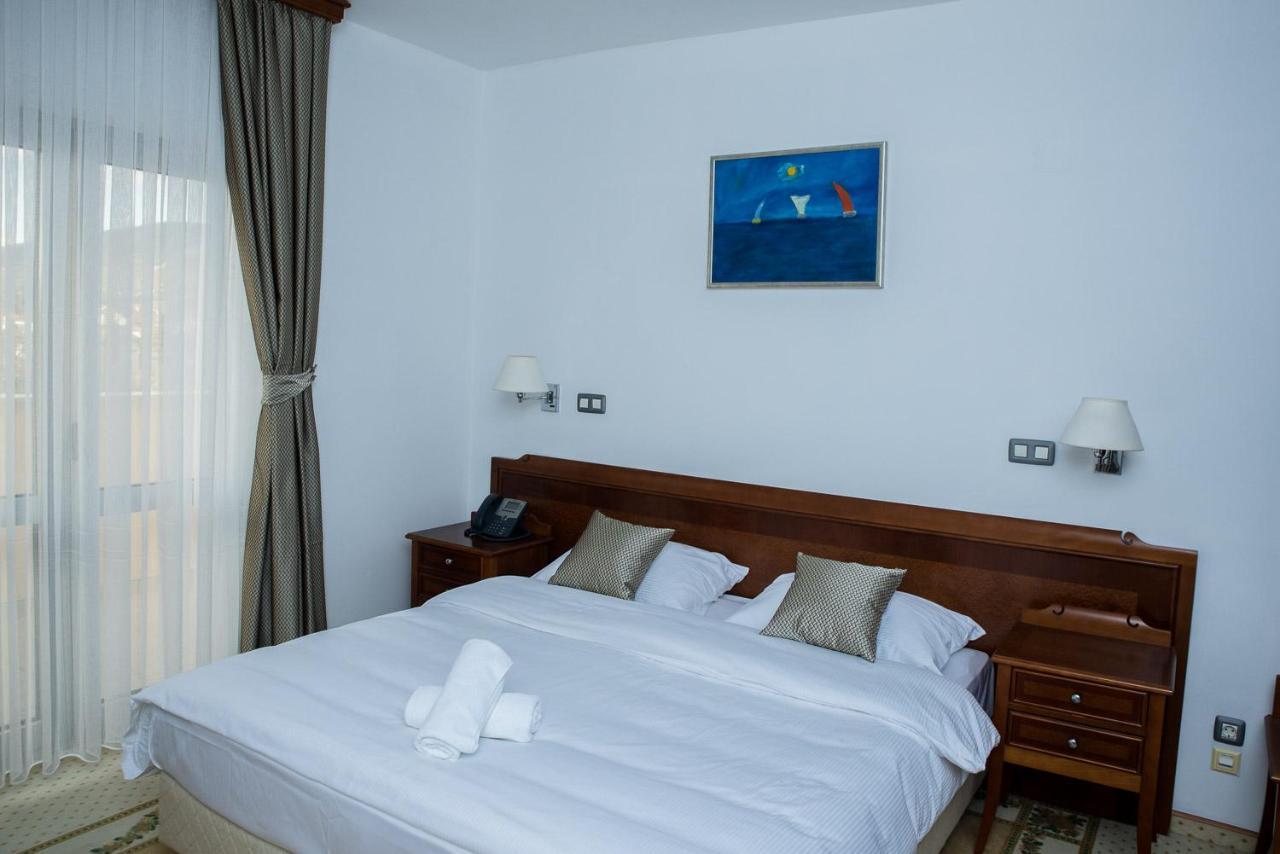 Hotel Hum يوبوسكي المظهر الخارجي الصورة
