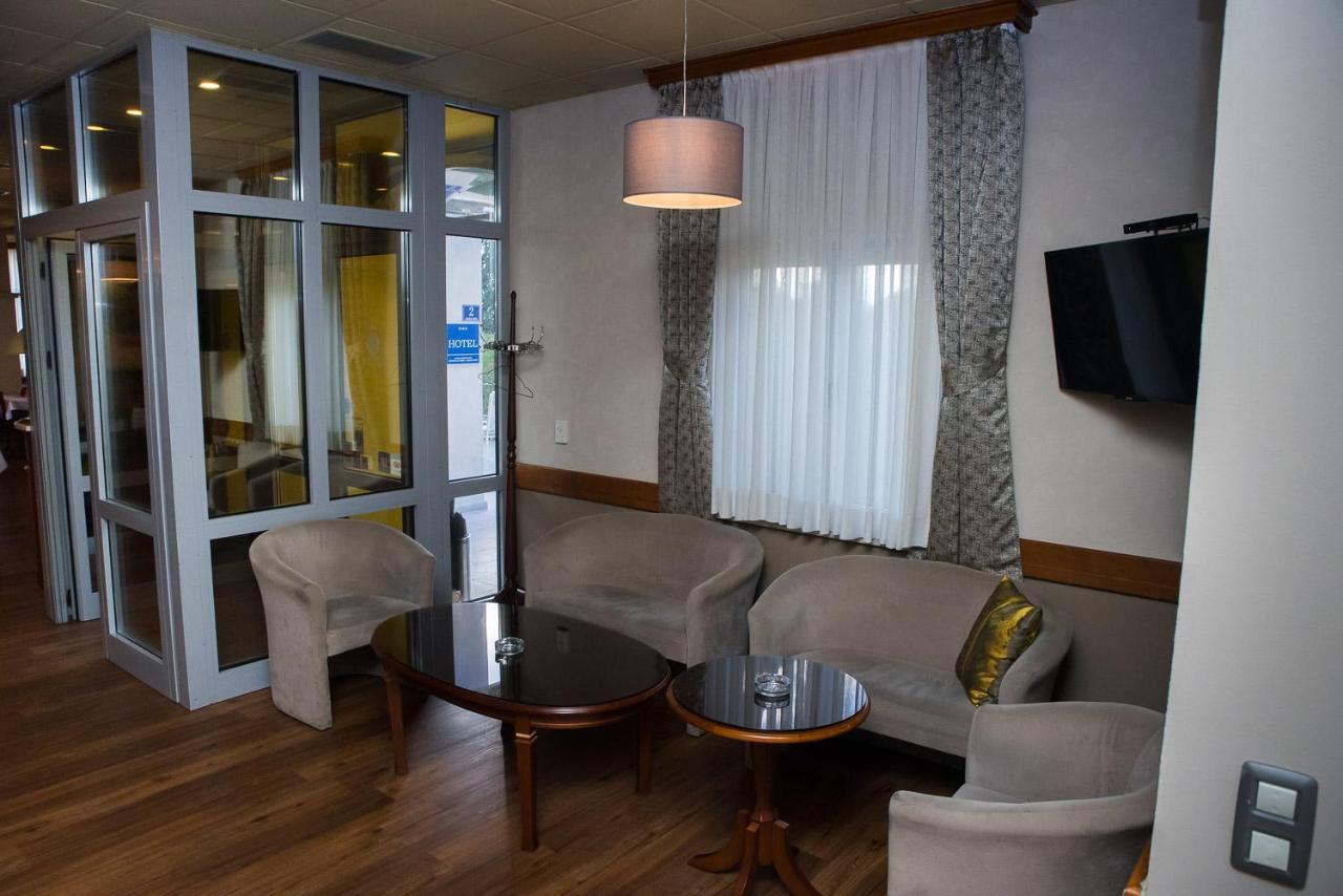 Hotel Hum يوبوسكي المظهر الخارجي الصورة
