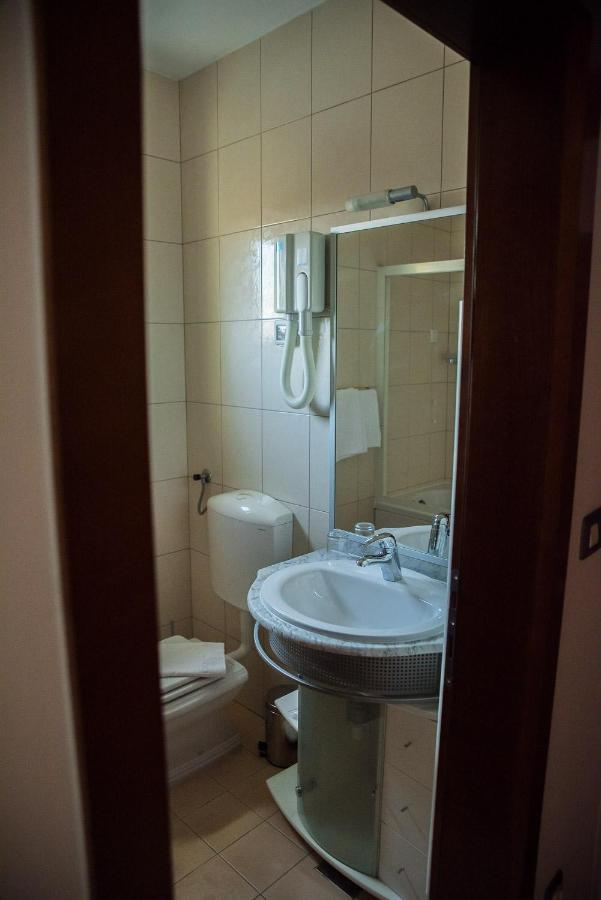 Hotel Hum يوبوسكي المظهر الخارجي الصورة
